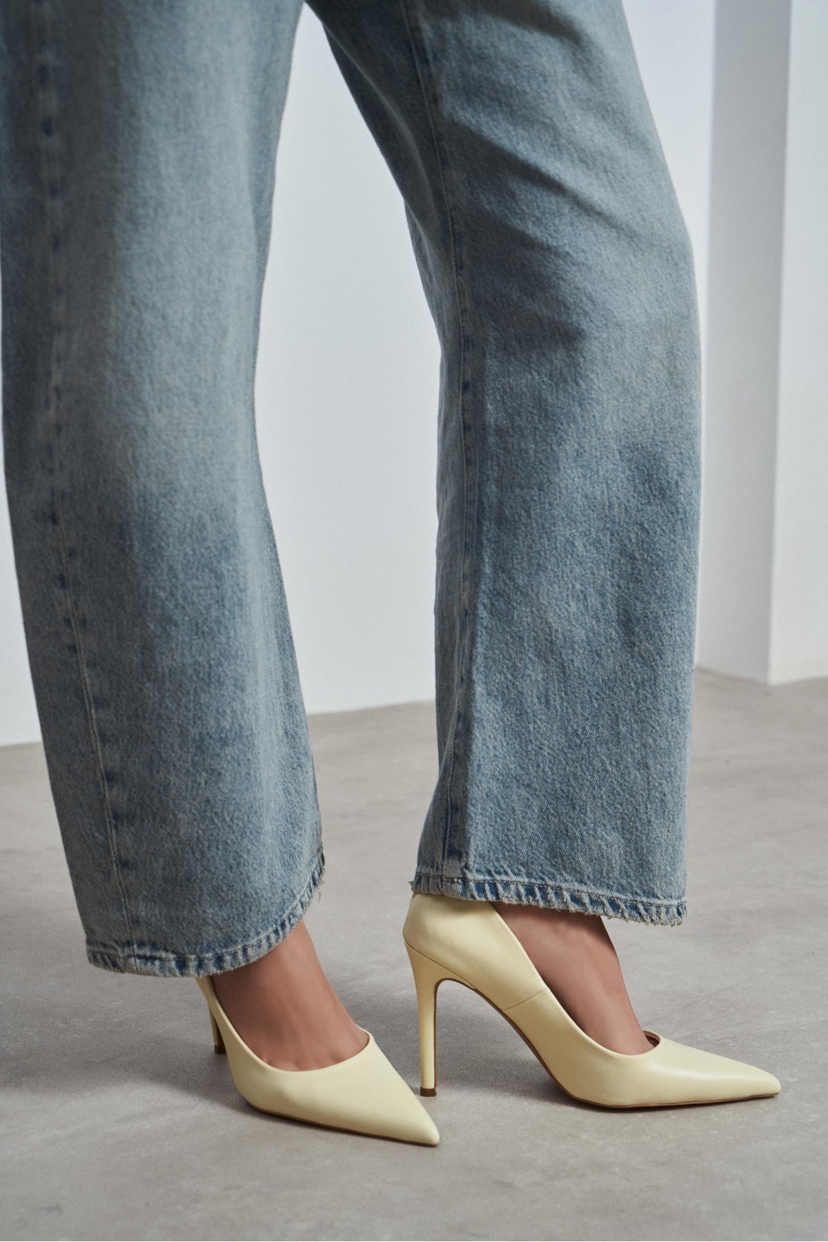Lunara Tereyeyağı Sarısı Mat Sivri Burun Kadın Stiletto