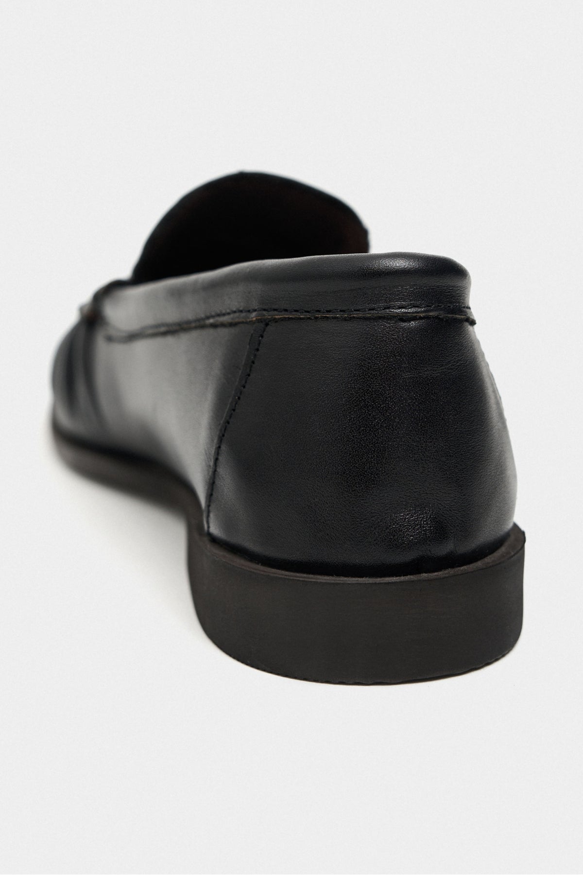 Lucca Siyah Mat Fiyonk Detay Kadın Loafer Ayakkabı