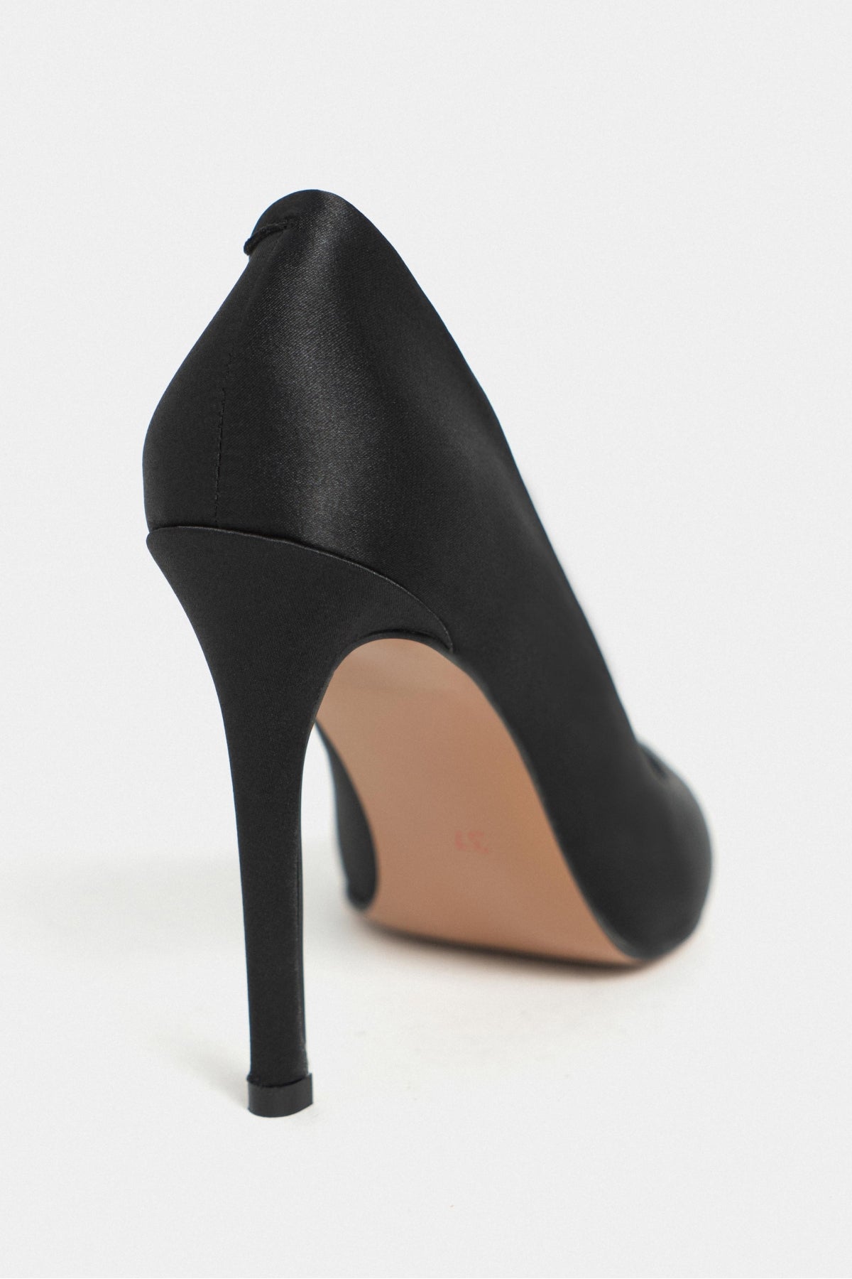 Lunara Siyah Saten Sivri Burun Kadın Stiletto