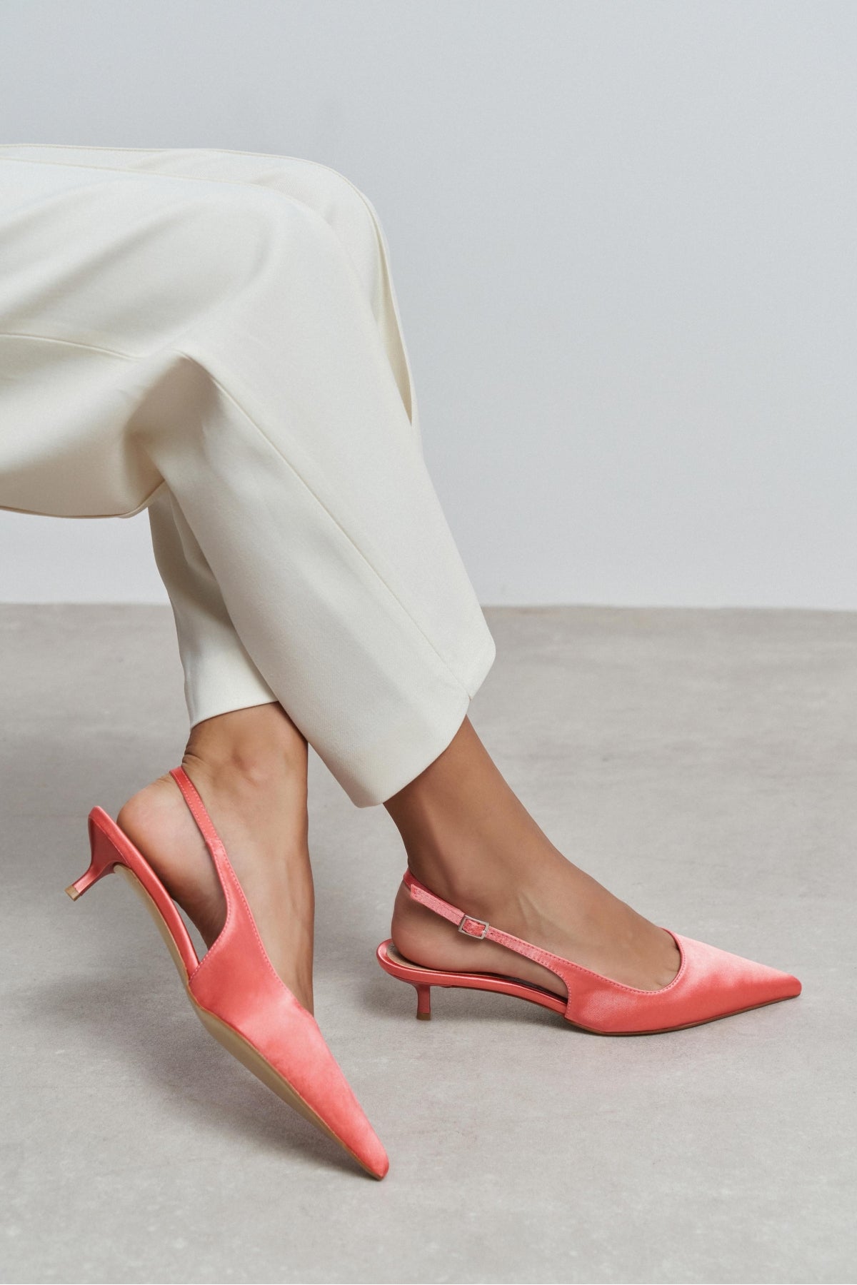 Rovia Somon Saten Sivri Burun İnce Topuklu Kadın Ayakkabı