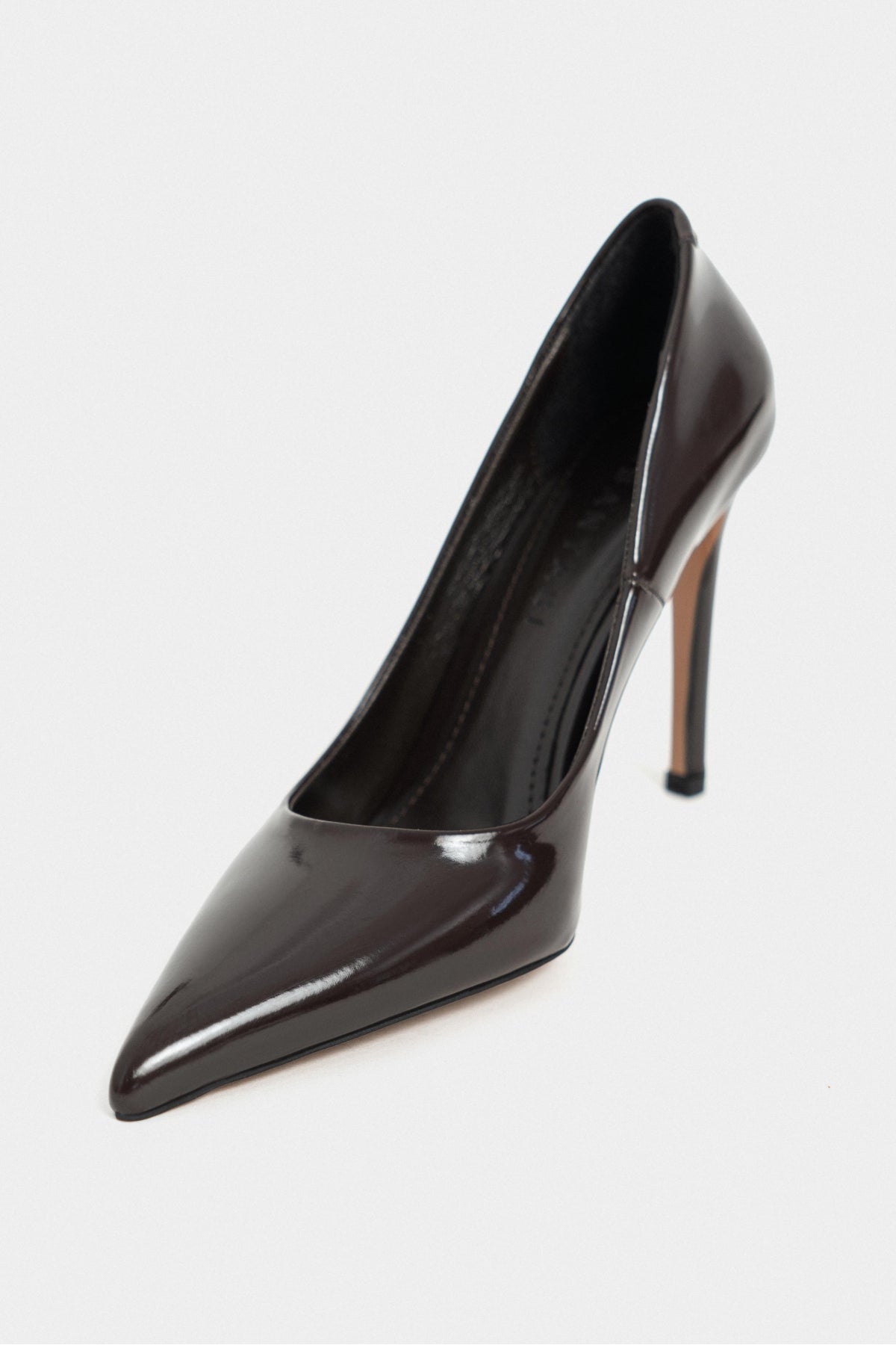 Lunara Kahve Rugan Sivri Burun Kadın Stiletto