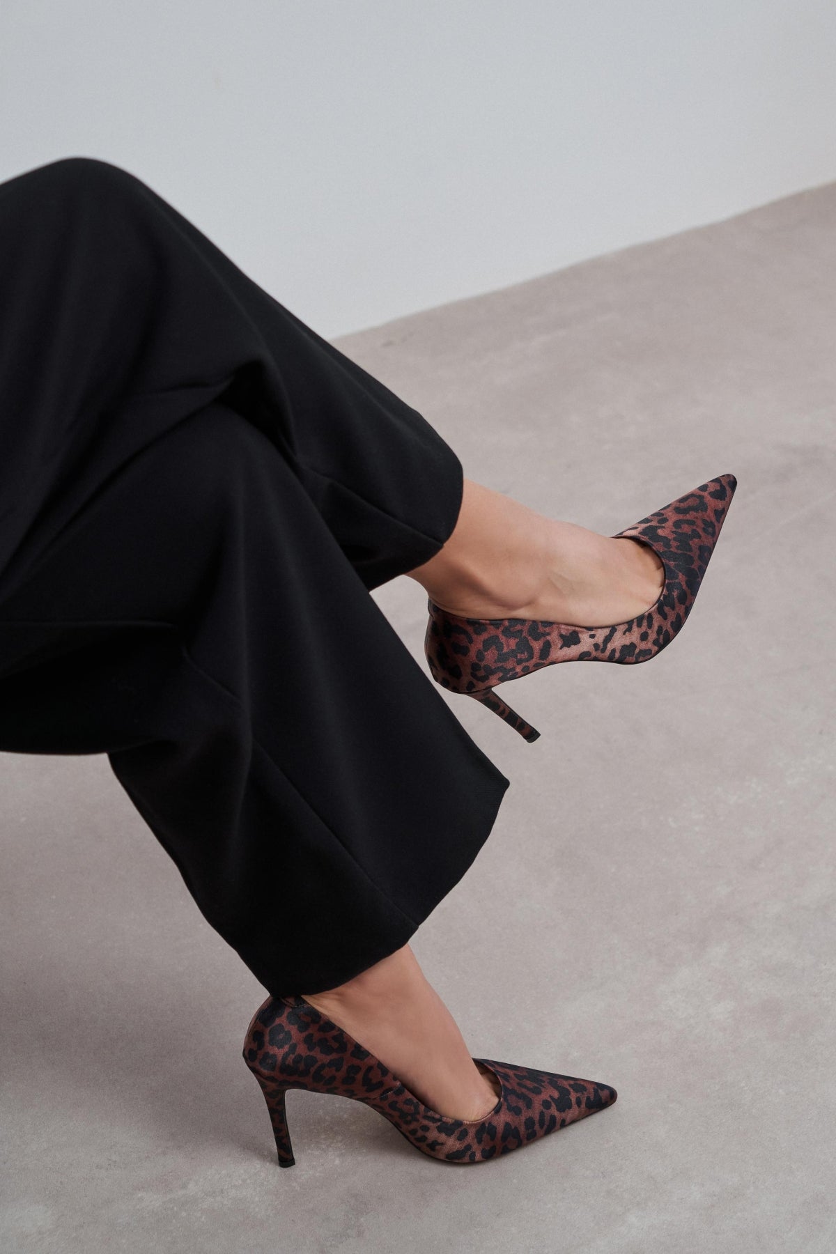 Lunara Leopar Saten Sivri Burun Kadın Stiletto