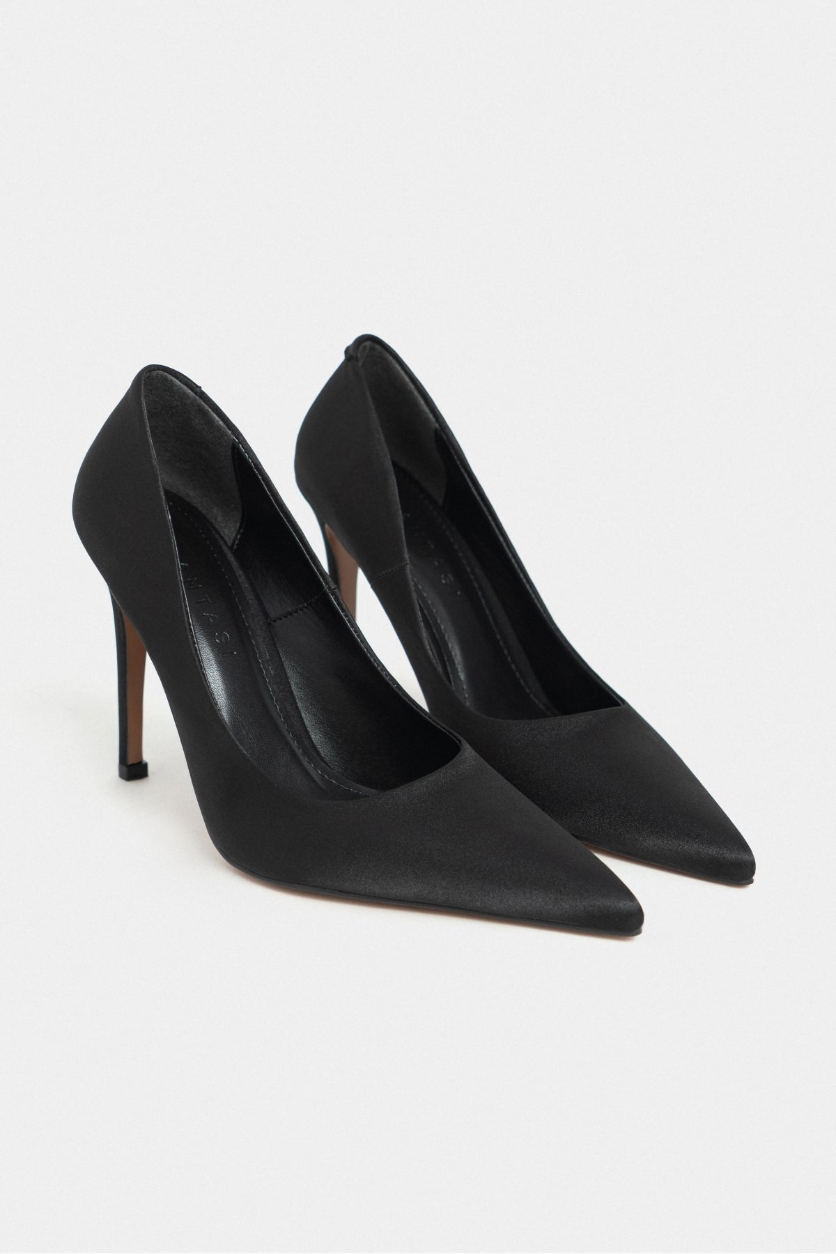 Lunara Siyah Saten Sivri Burun Kadın Stiletto