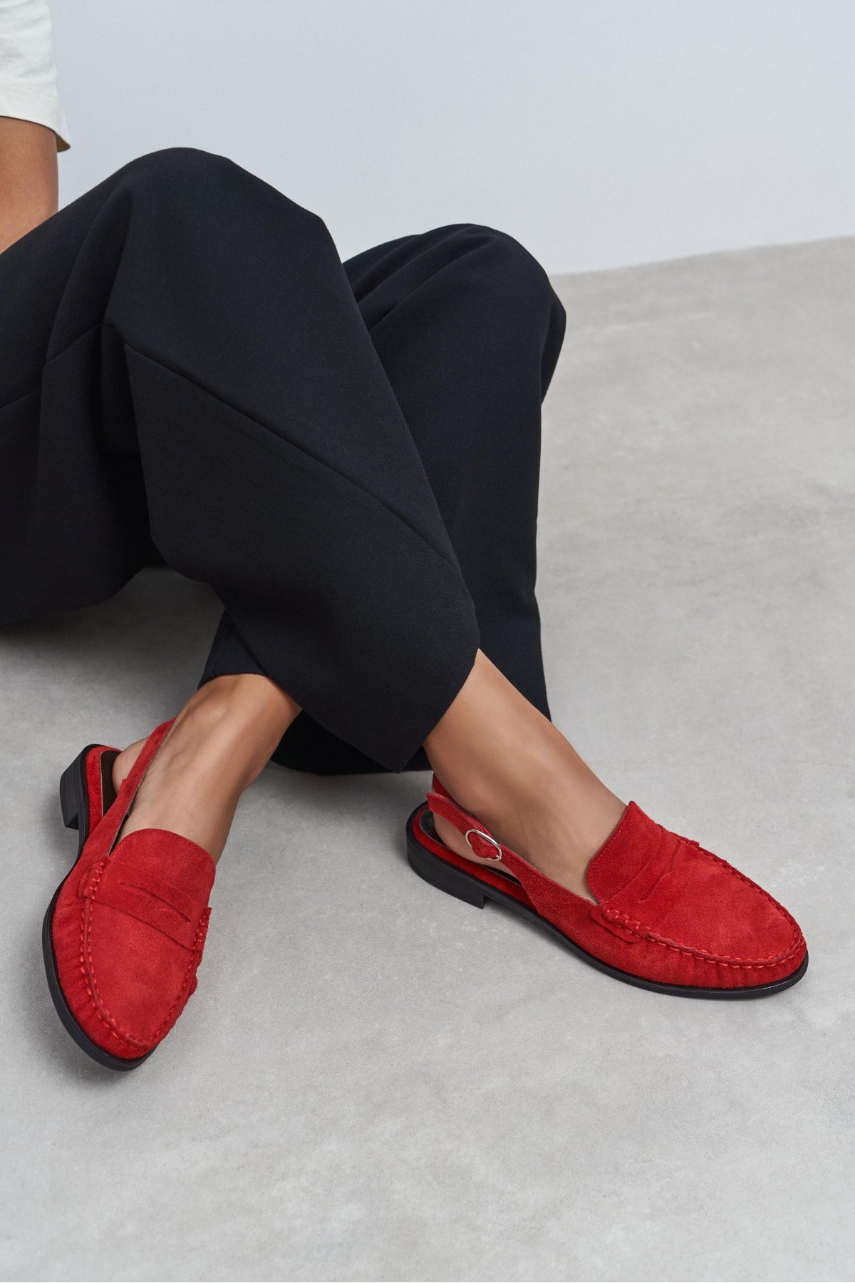 Tosky Kırmızı Süet Kemer Detaylı Düz Taban Kadın Loafer Sandalet