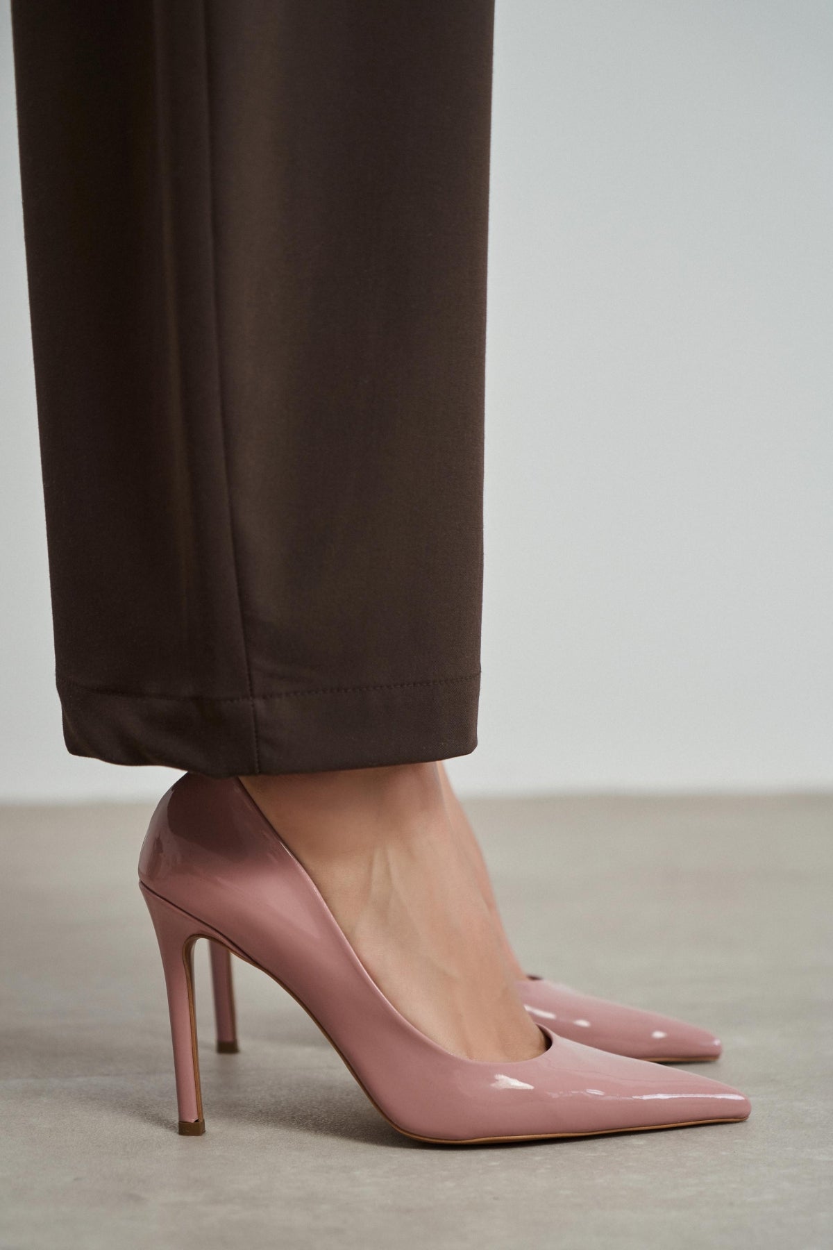Lunara Gül Kurusu Rugan Sivri Burun Kadın Stiletto
