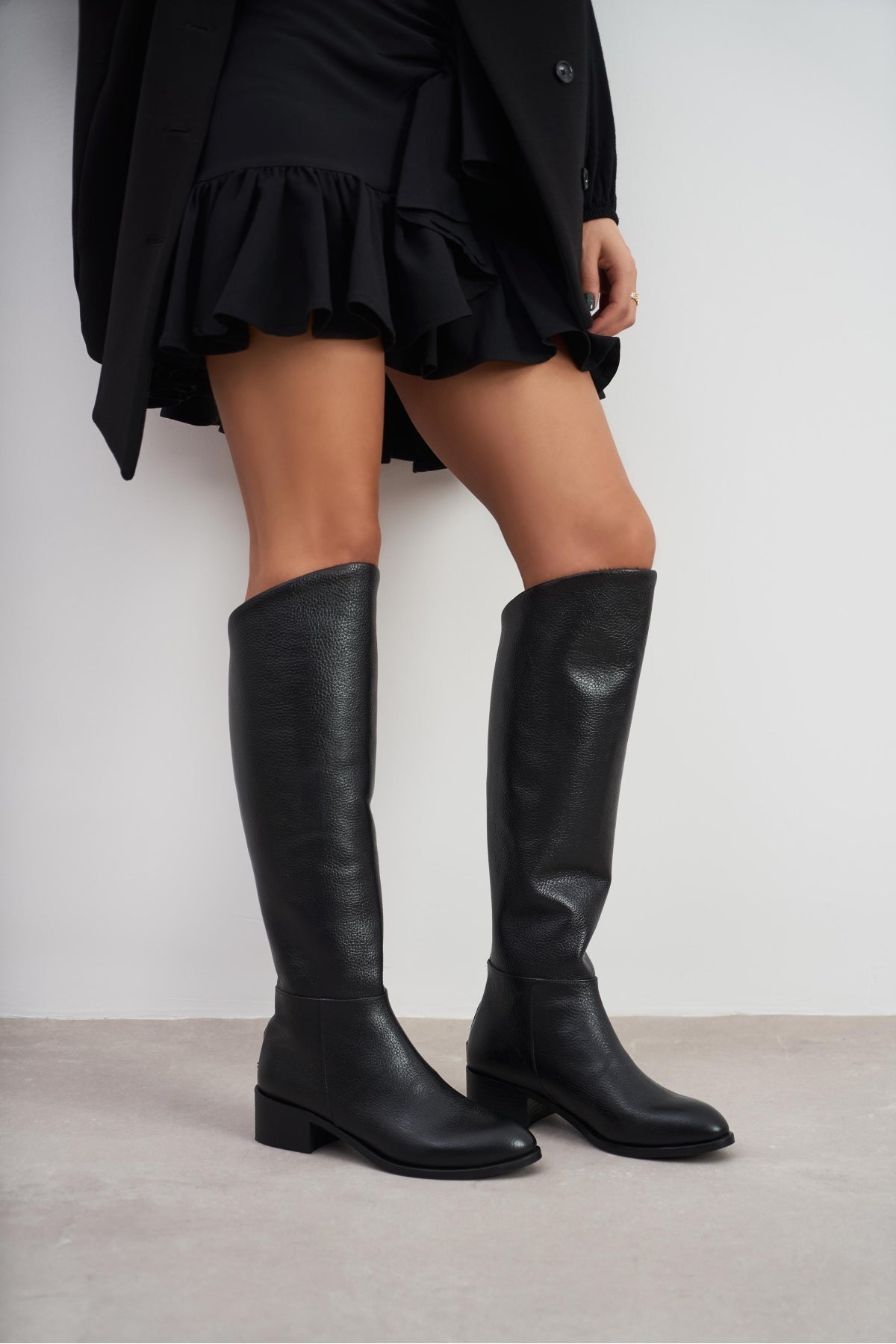Ruby Siyah Hakiki Deri Küt Burun Kadın Topuklu Çizme