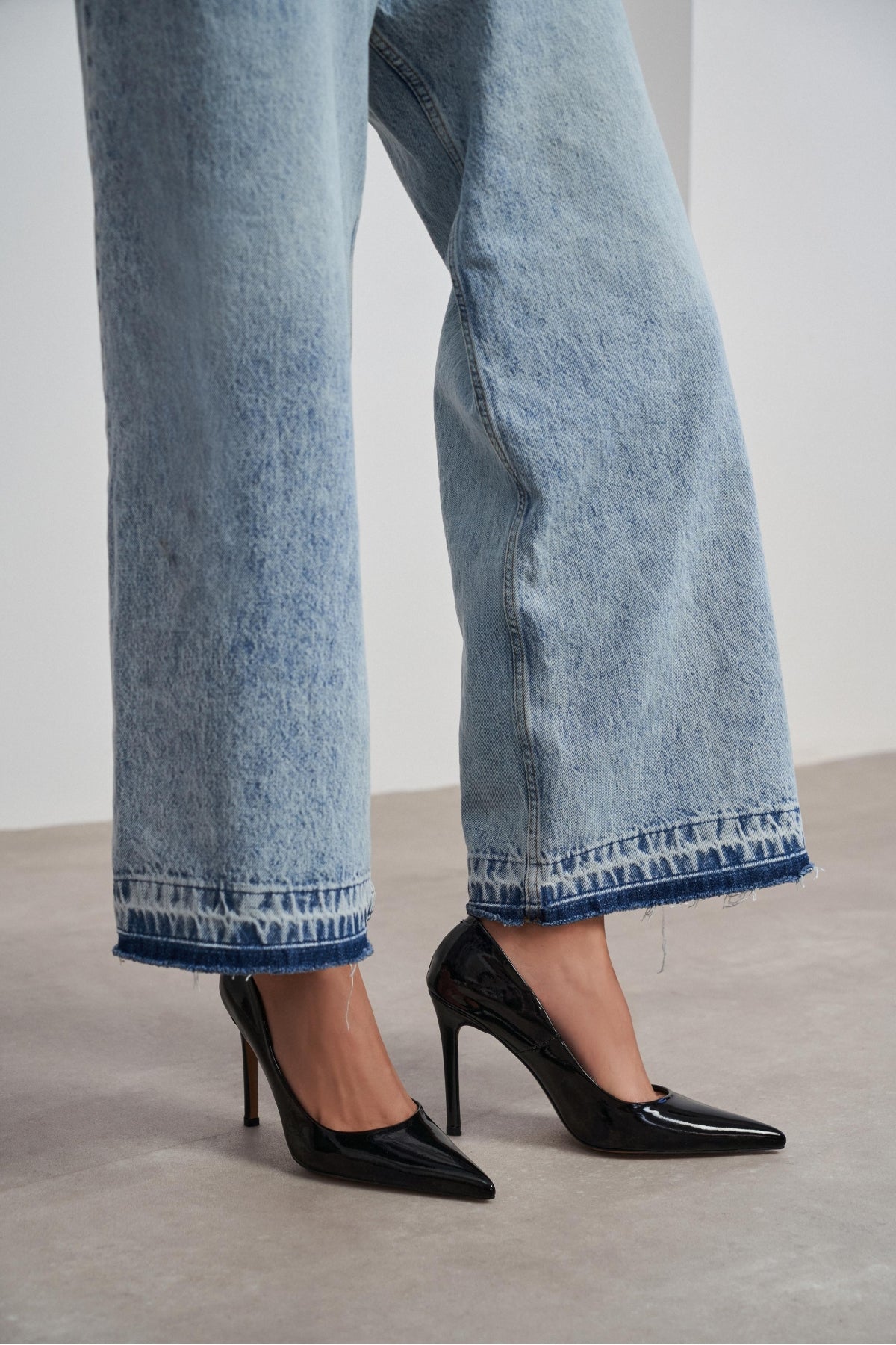Lunara Siyah Rugan Sivri Burun Kadın Stiletto