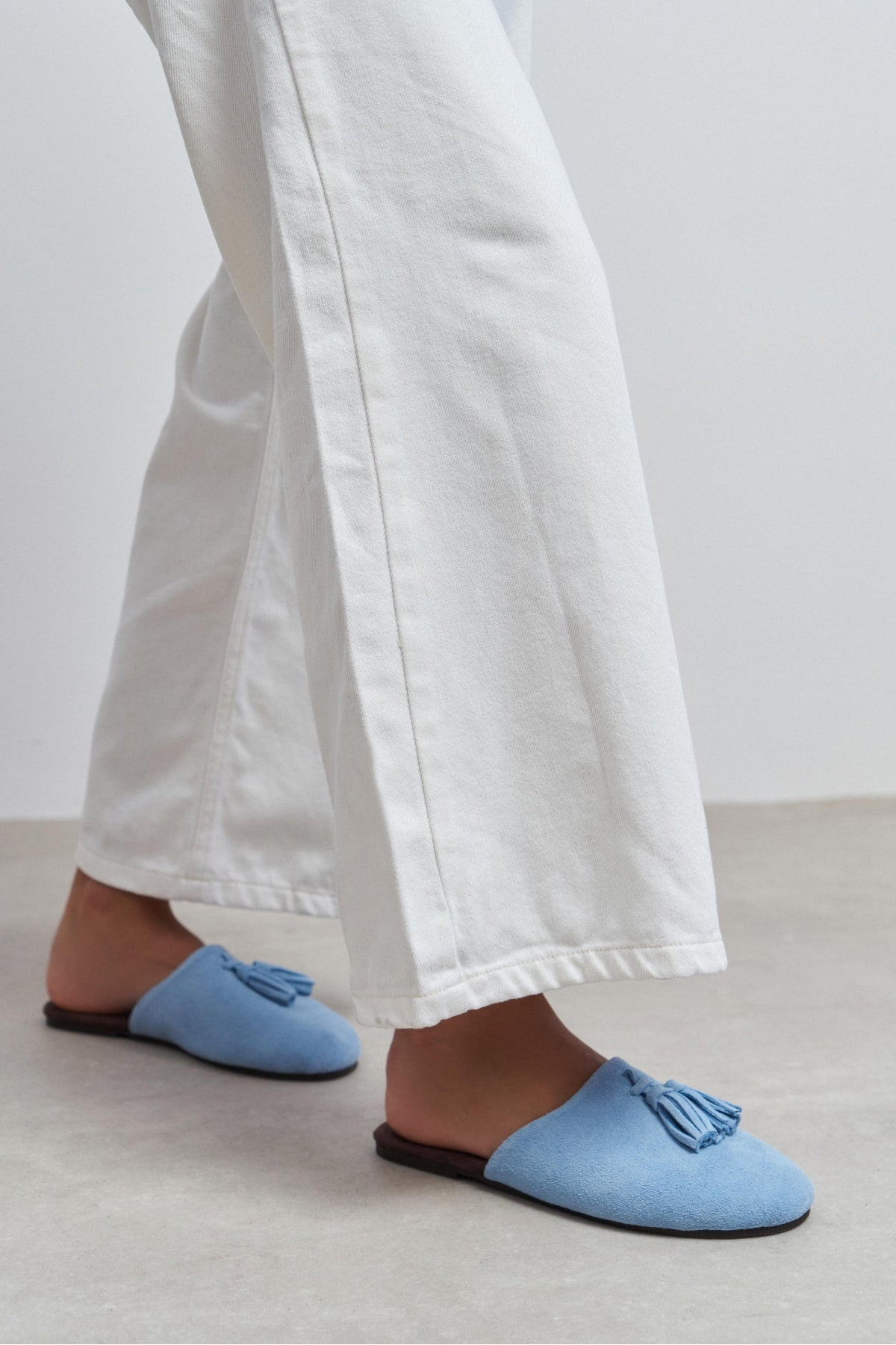 Nella Bebe Mavi Hakiki Süet Deri Püskül Detay Düz Taban Kadın Terlik