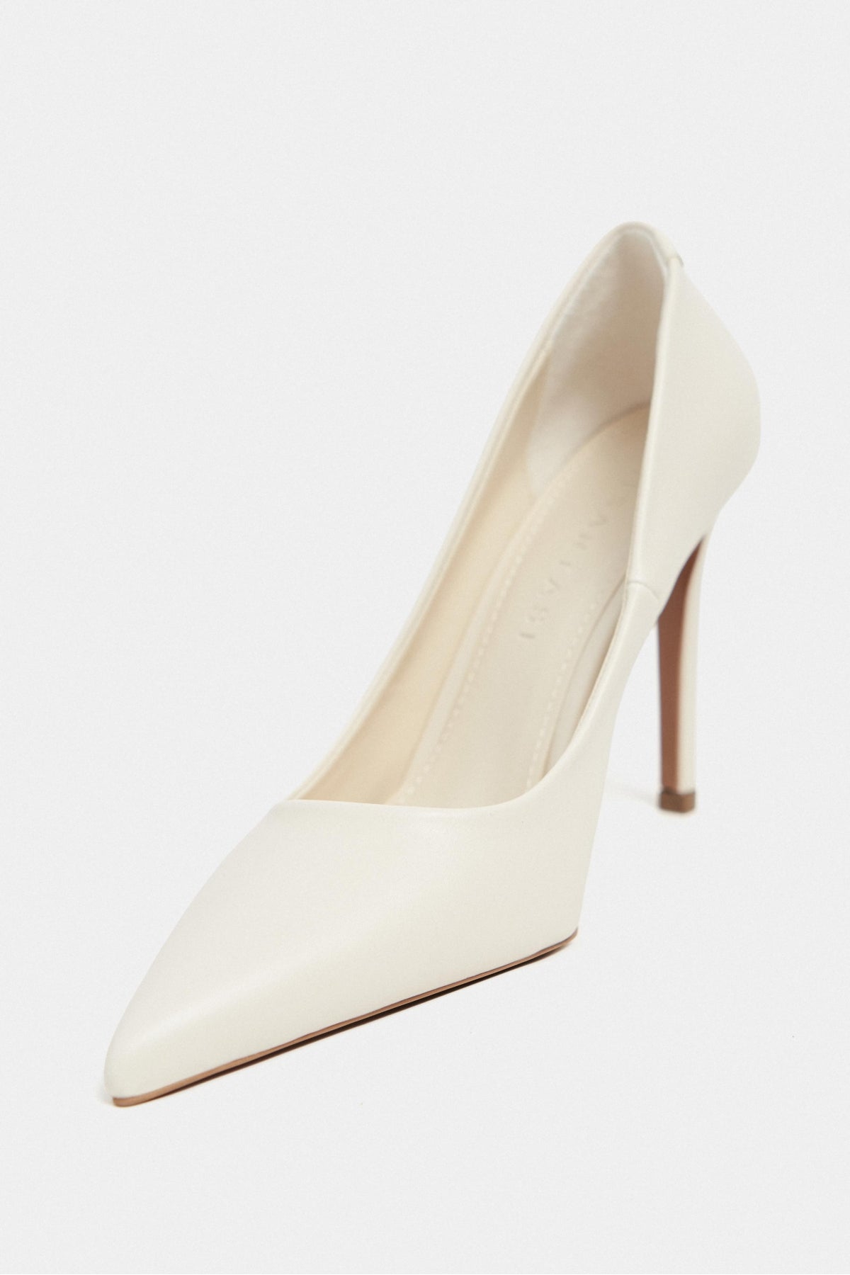 Lunara Bej Mat Sivri Burun Kadın Stiletto