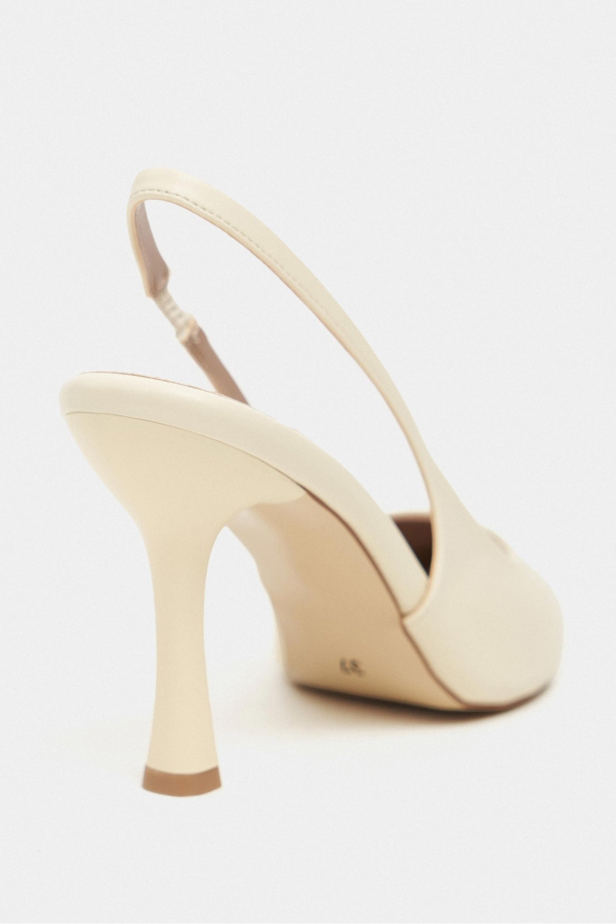 Elara Tereyağı Sarısı Mat Slingback V Vamp Hattı Sivri Burun Kadın Topuklu Ayakkabı