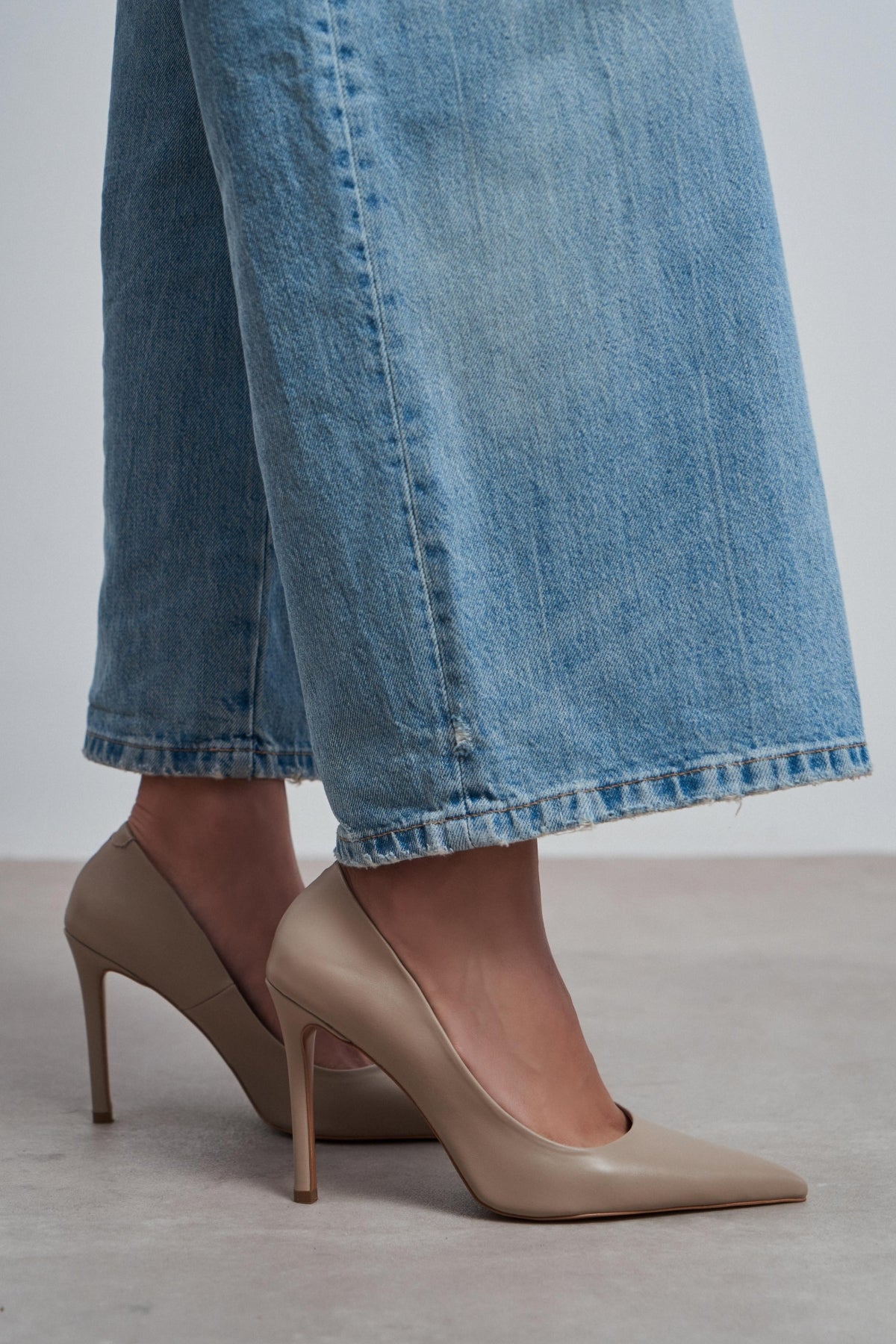 Lunara Koyu Bej Mat Sivri Burun Kadın Stiletto