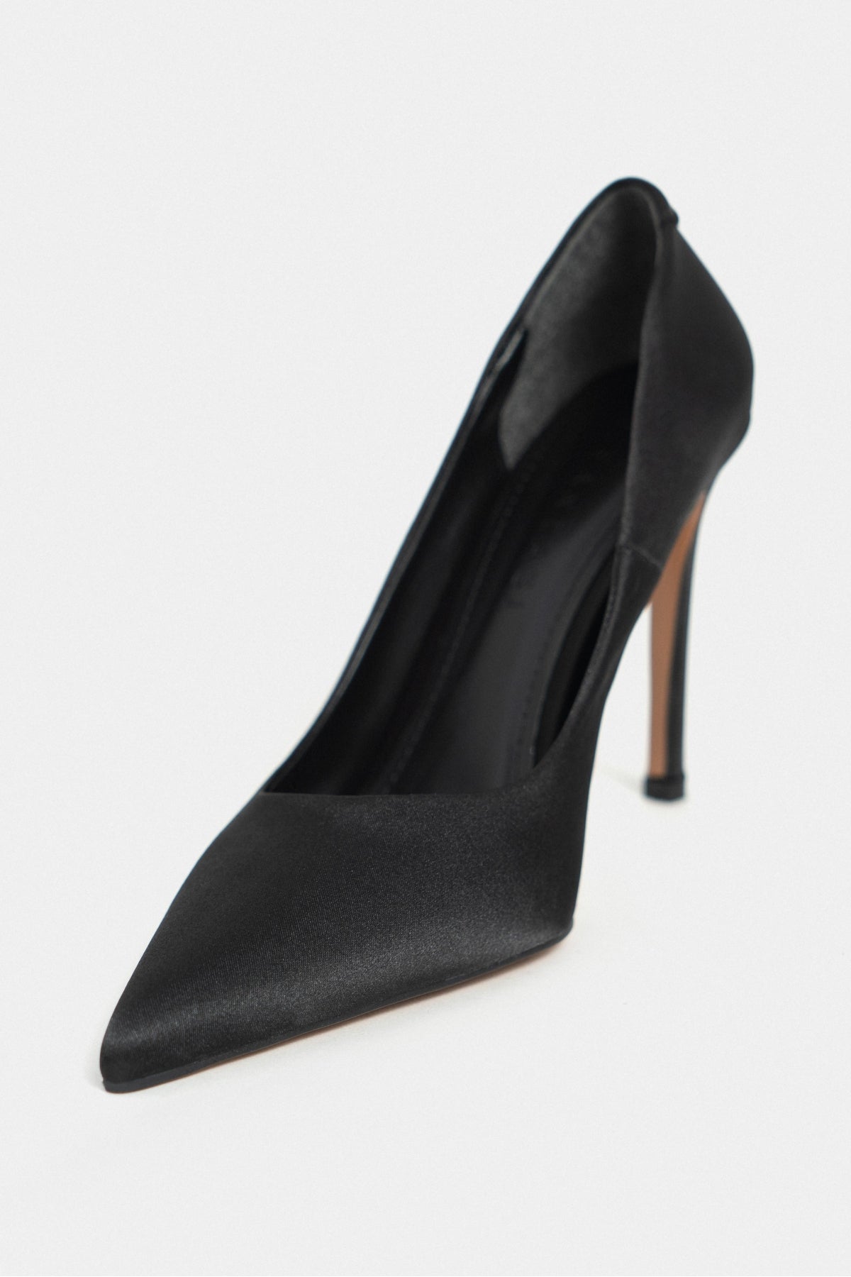 Lunara Siyah Saten Sivri Burun Kadın Stiletto