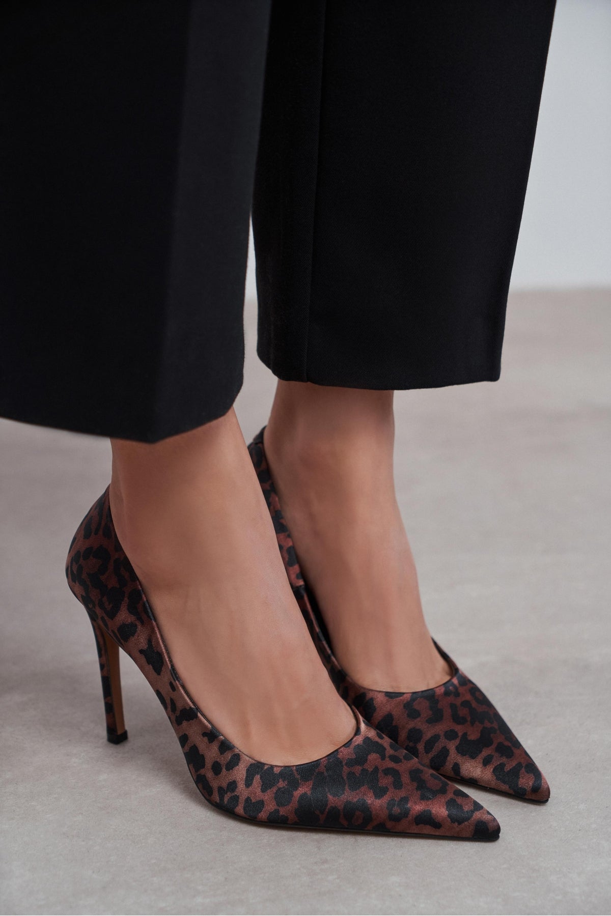 Lunara Leopar Saten Sivri Burun Kadın Stiletto