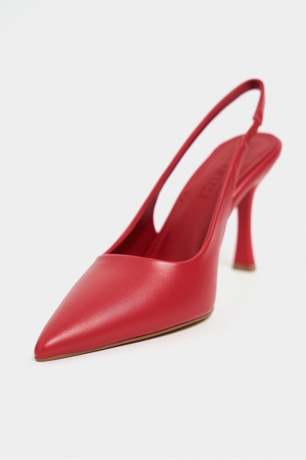 Elara Kırmızı Mat Slingback V Vamp Hattı Sivri Burun Kadın Topuklu Ayakkabı